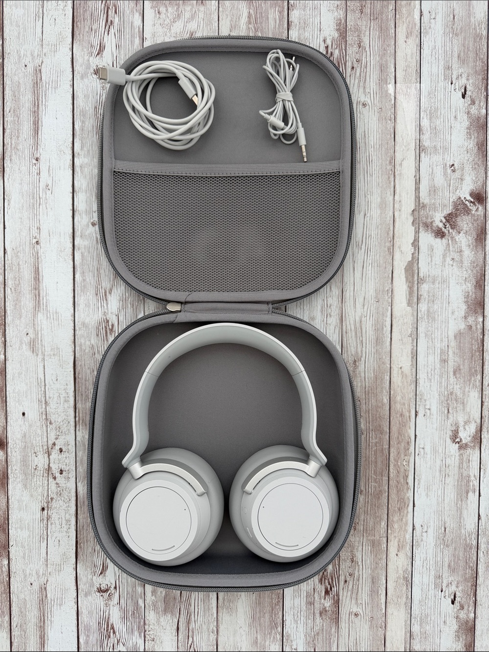 Microsoft Surface Wireless Headphones Noise Cancelling Minimal Use